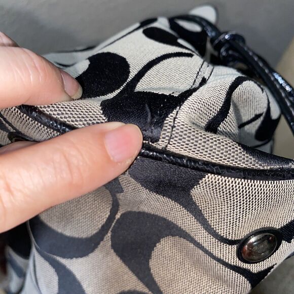 Coach Signature Logo Carryall - Picture 6 of 11